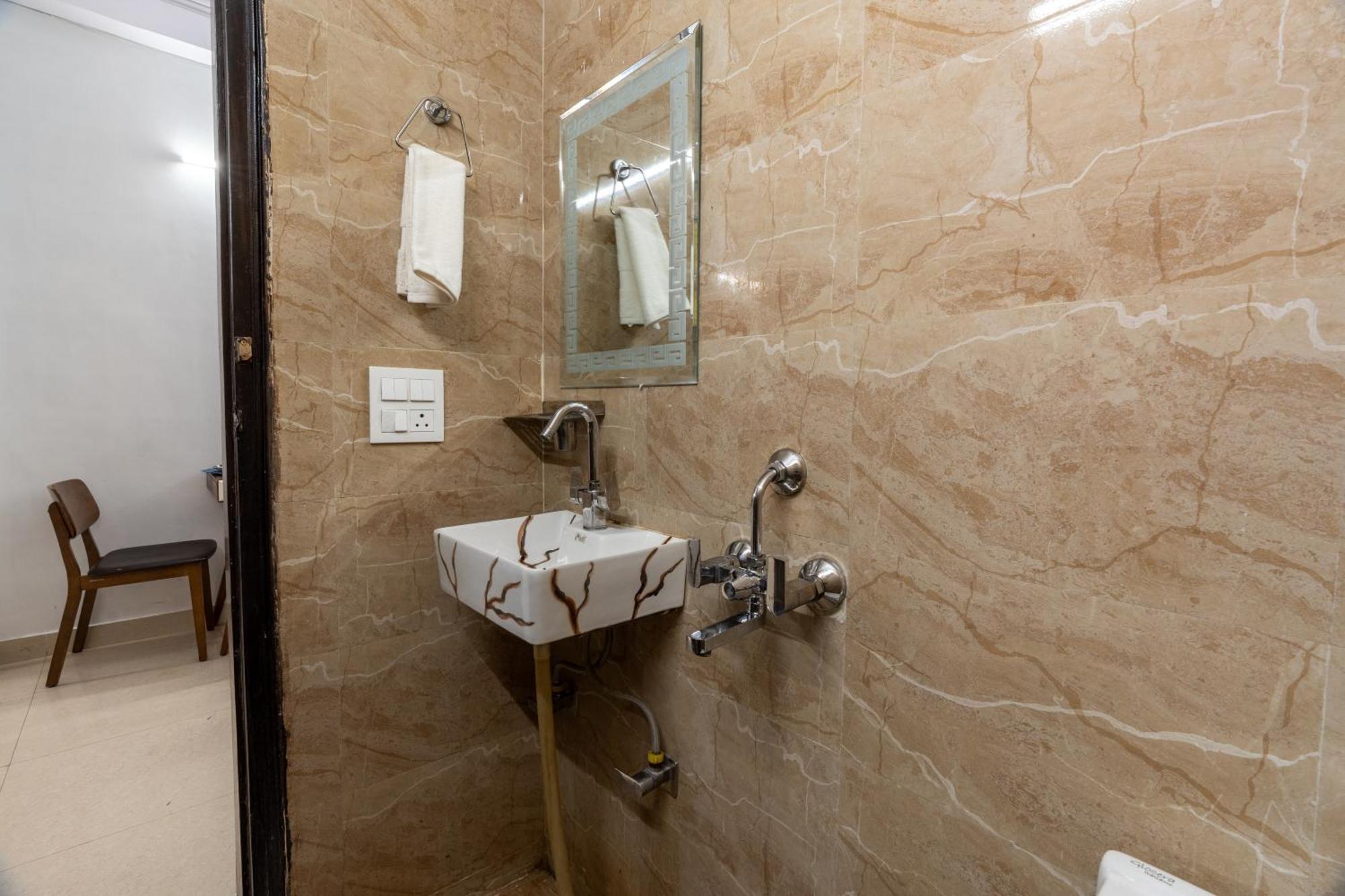 Homlee-Vintage 2Bhk-Ndls-Lift-Bharat Mandapam Apartment New Delhi Exterior photo
